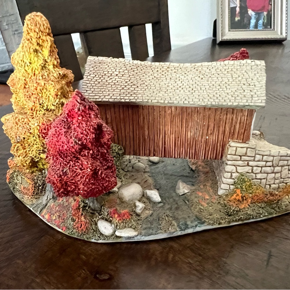 Lilliput Lane American Landmarks Collection Covered Bridge
